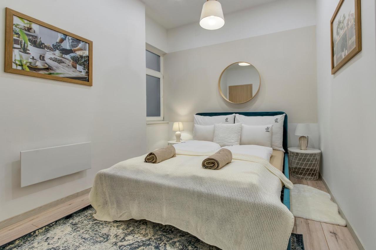 Rozsa Apartments บูดาเปสต์ ภายนอก รูปภาพ